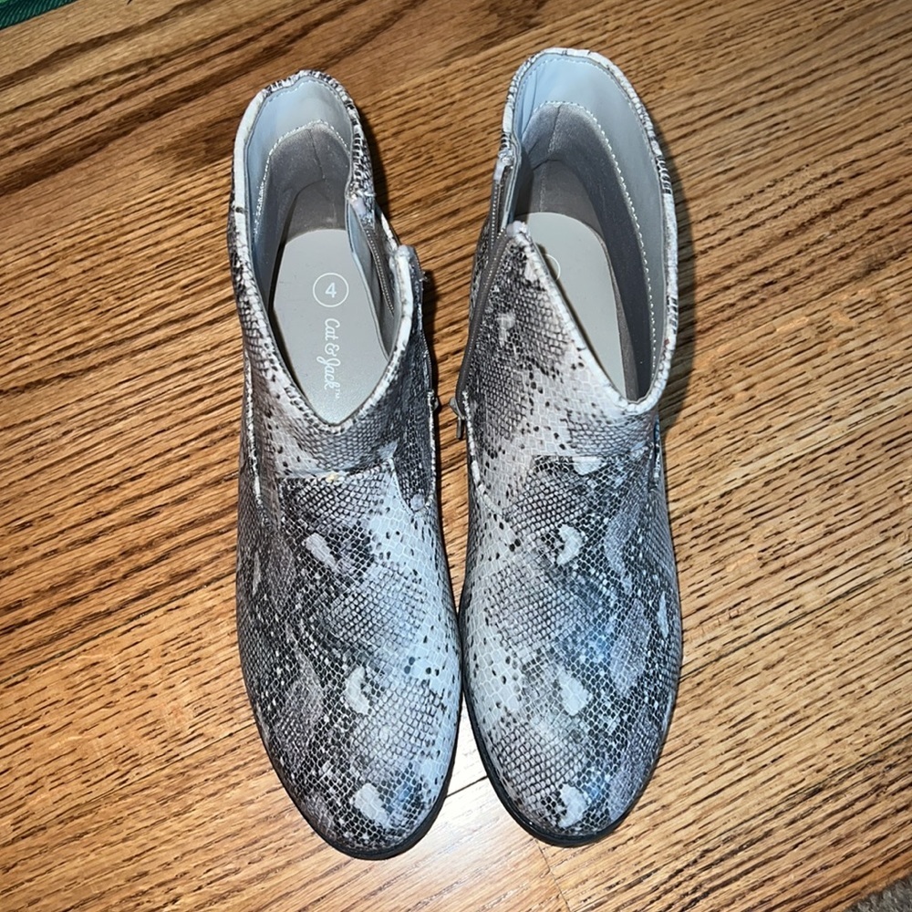 🖤Cat & Jack Snakeskin Booties Size 4 - Picture 4 of 7